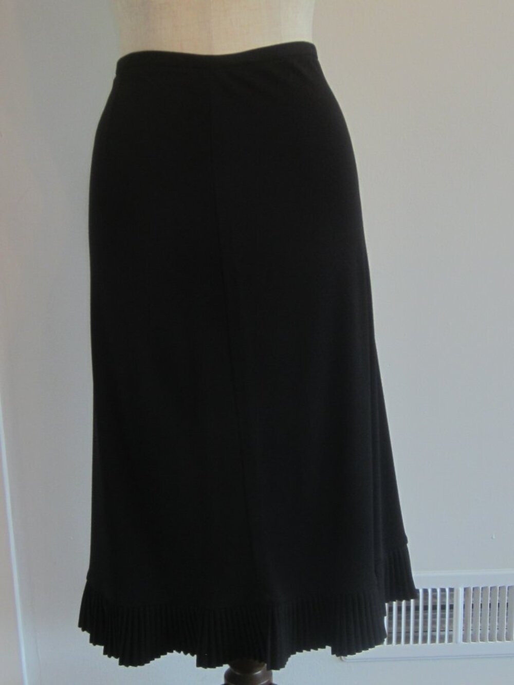 DKNY Black Elegant Knee Length Skirt size M